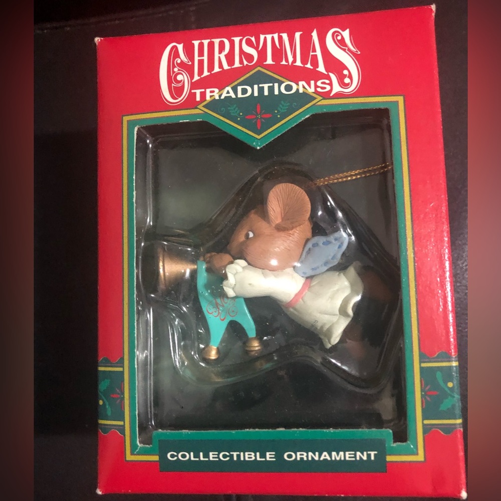 Lustre Fame Vintage Christmas Traditions Collectible Ornament